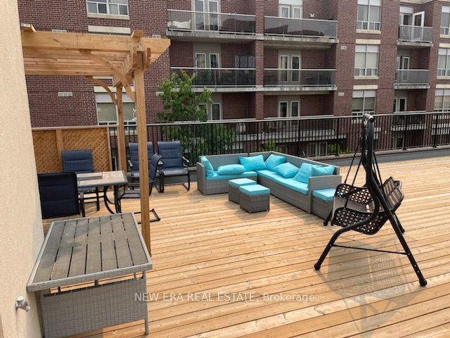 4198 Dundas St W, #210