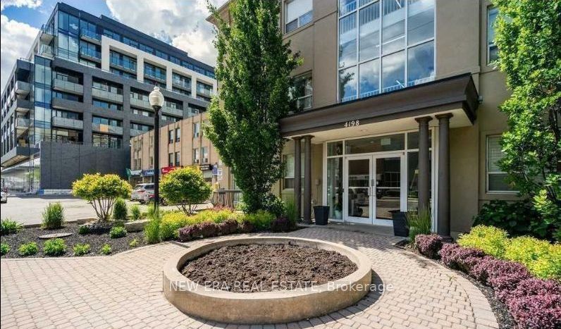 4198 Dundas St W, #210