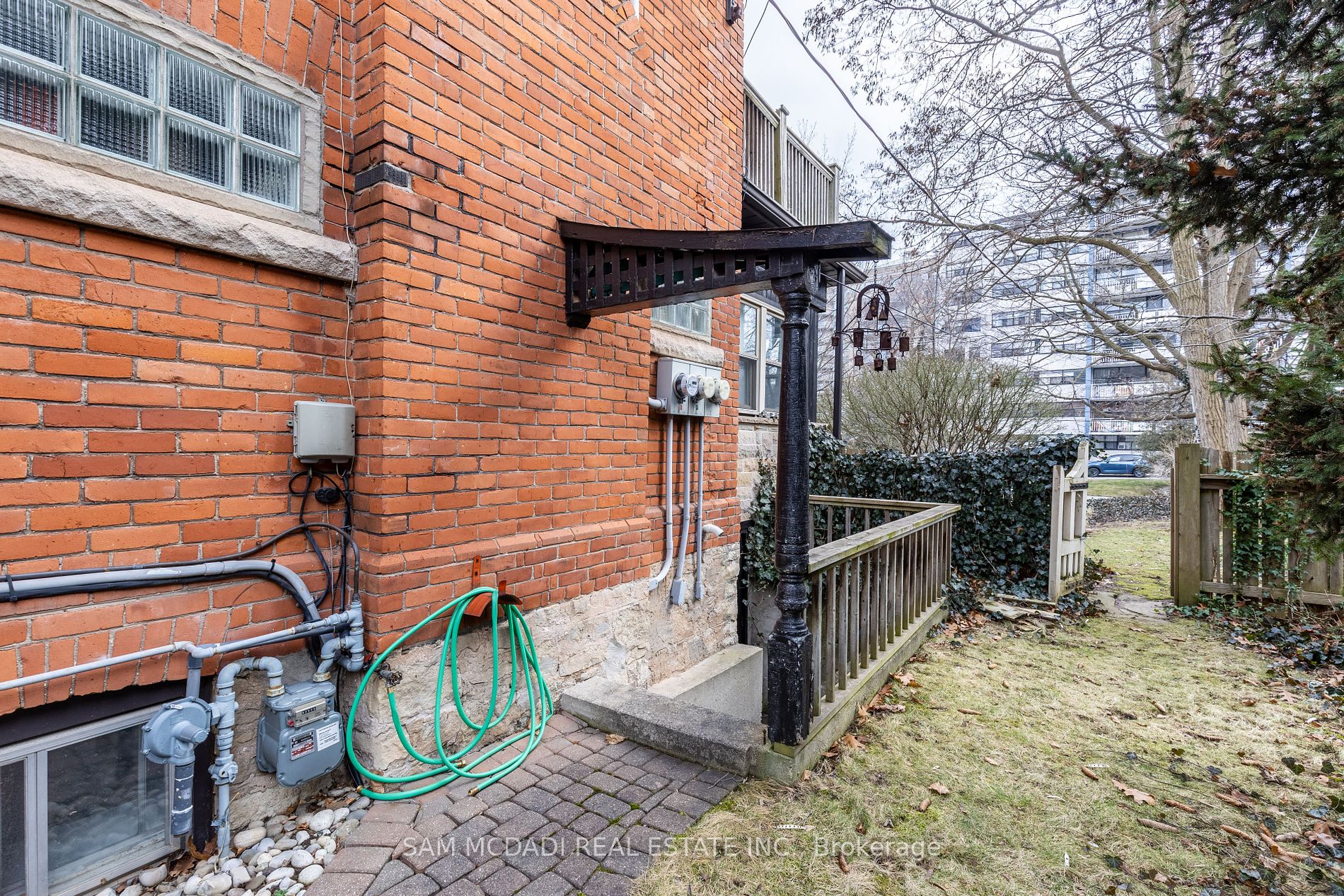 2177 Lakeshore Road