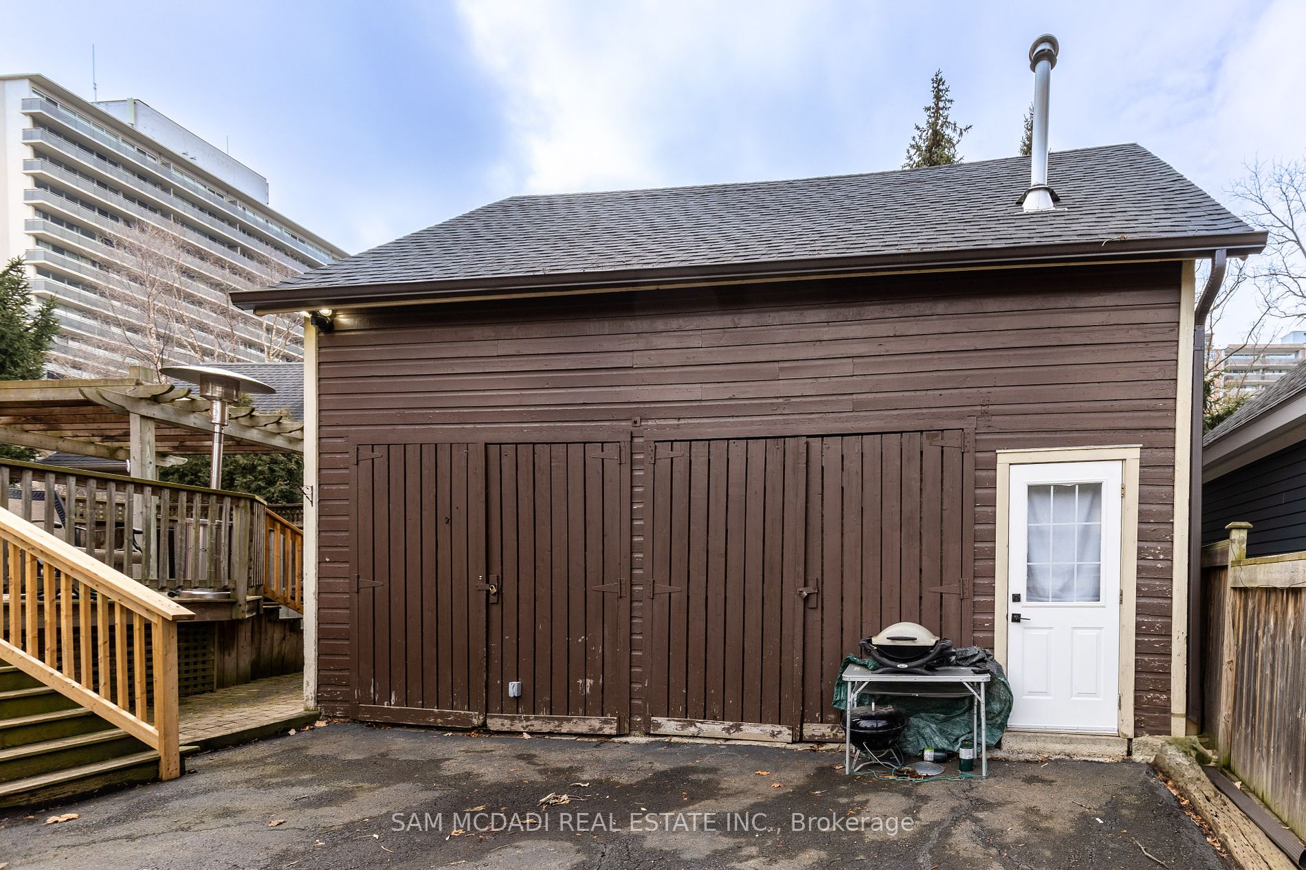 2177 Lakeshore Road