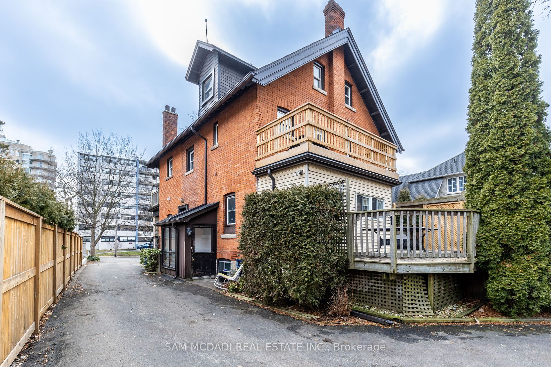 2177 Lakeshore Road