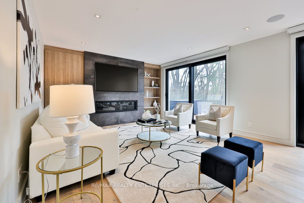 1266 Minaki Road