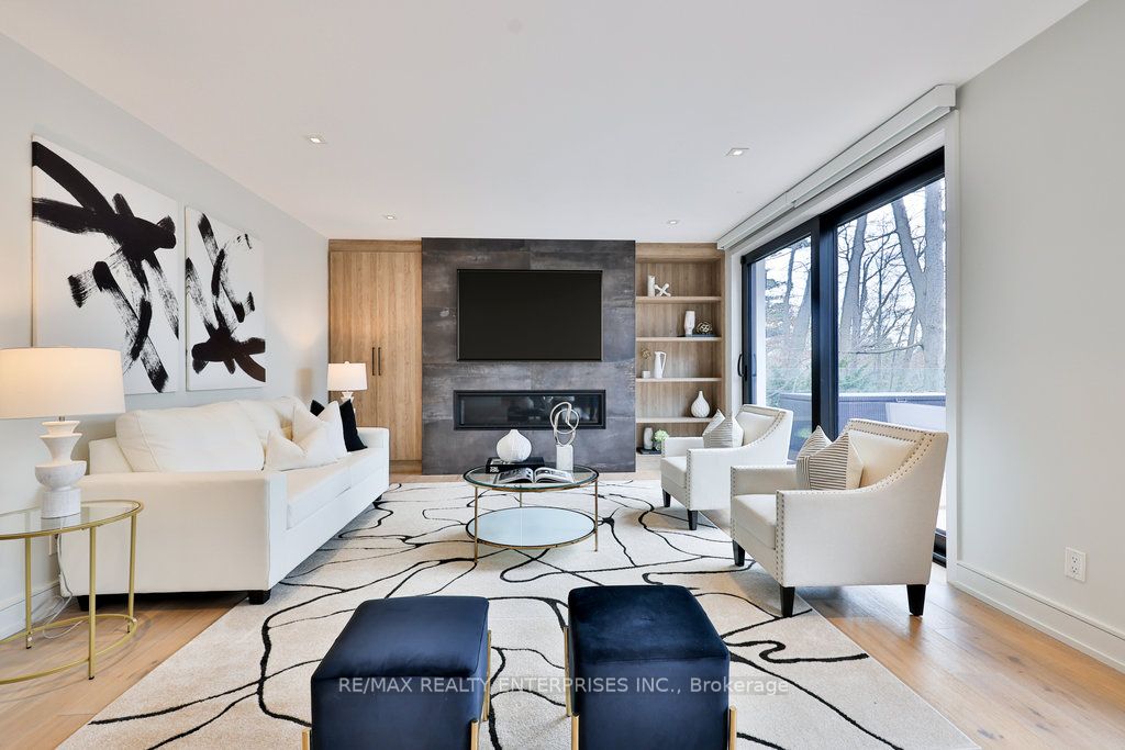1266 Minaki Road