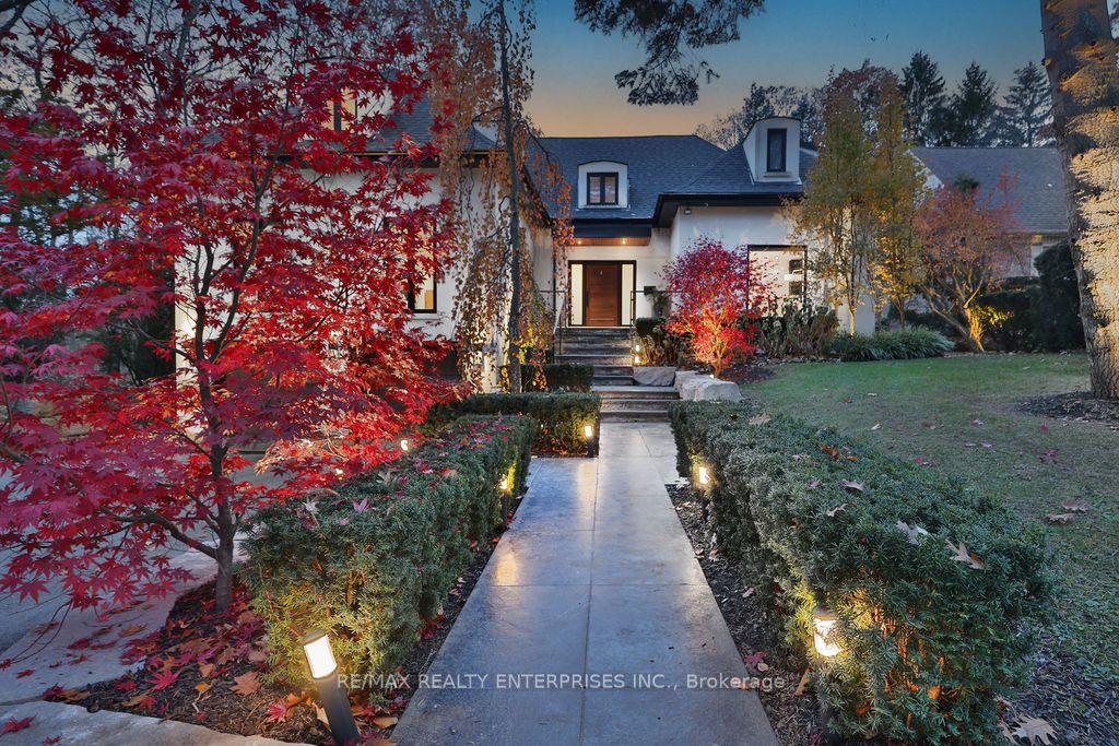 1266 Minaki Road