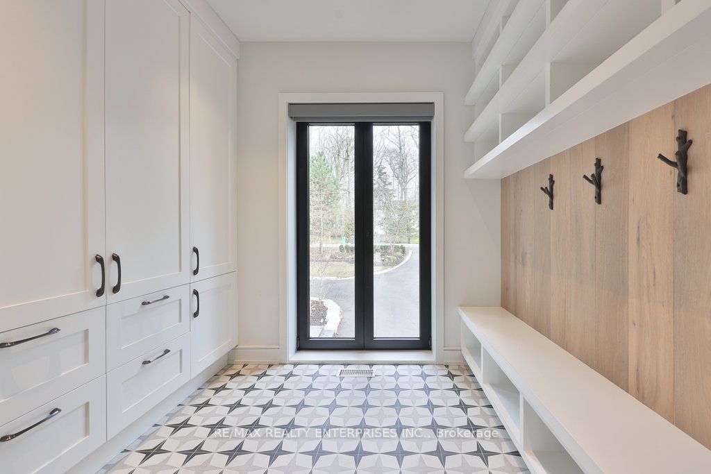 1266 Minaki Road