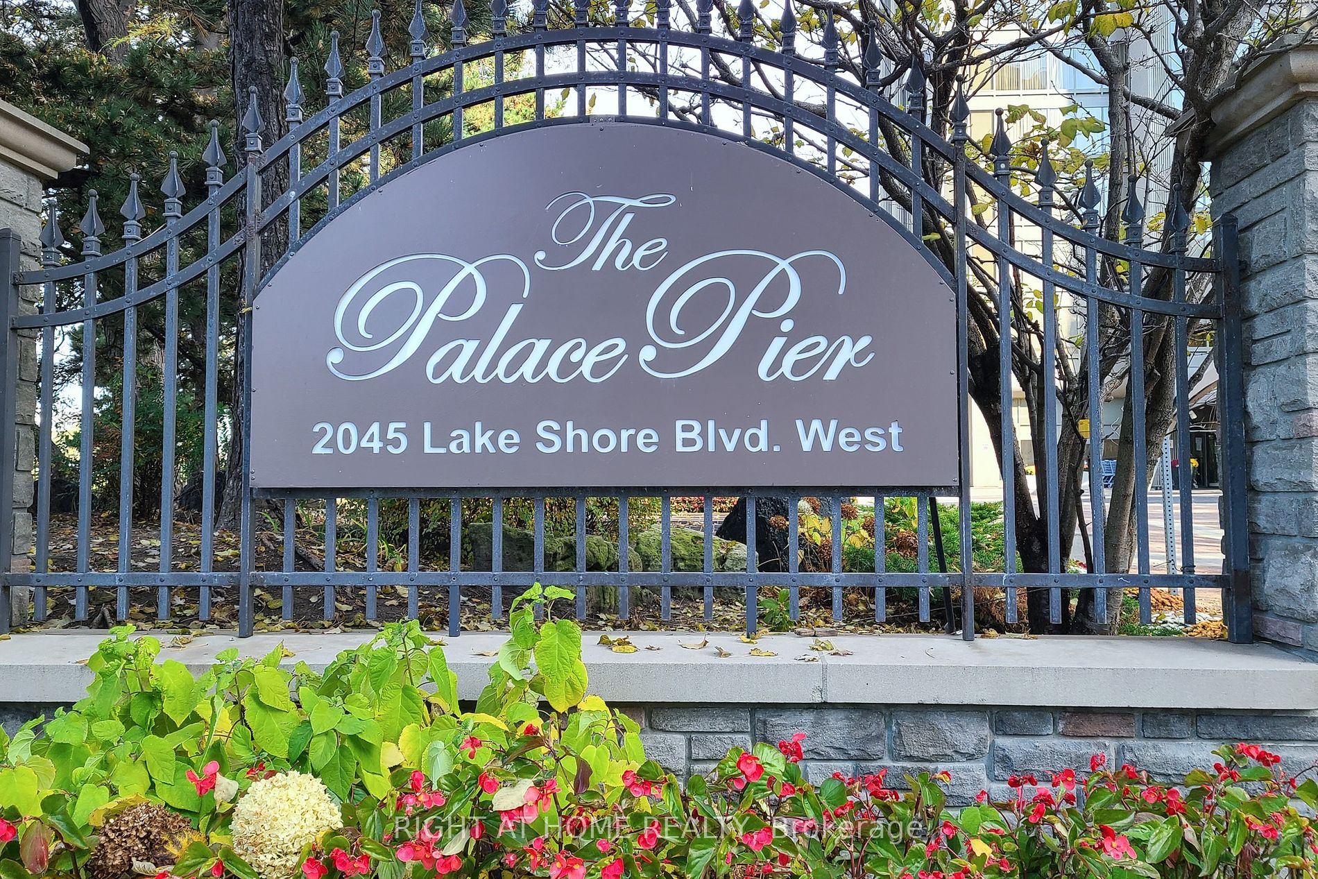 2045 Lake Shore Blvd W, #507