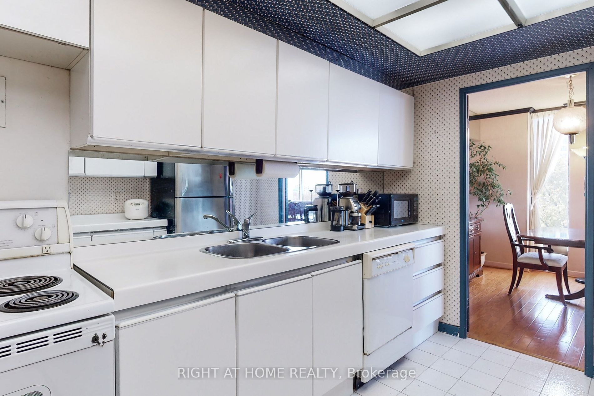2045 Lake Shore Blvd W, #507