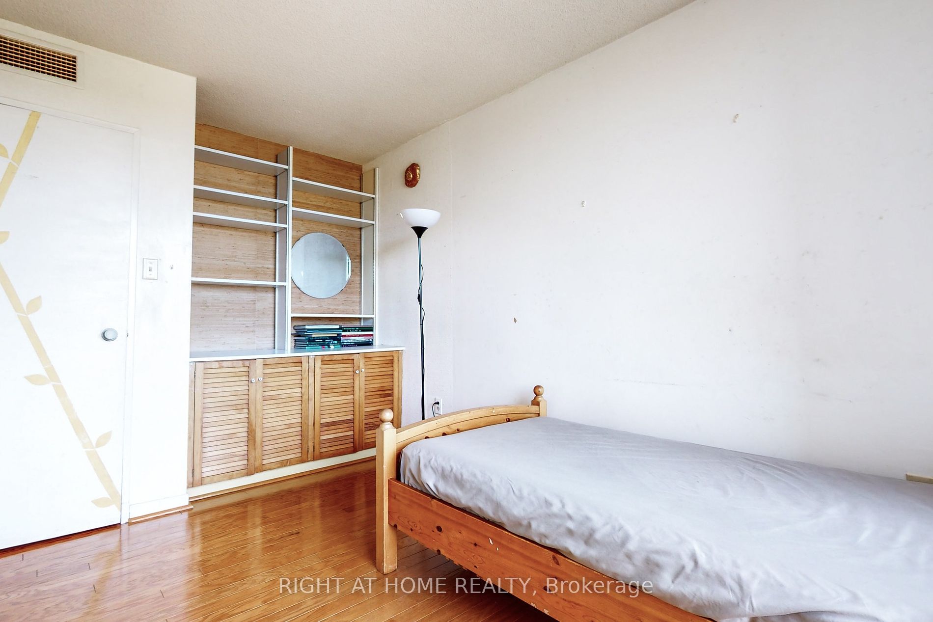 2045 Lake Shore Blvd W, #507