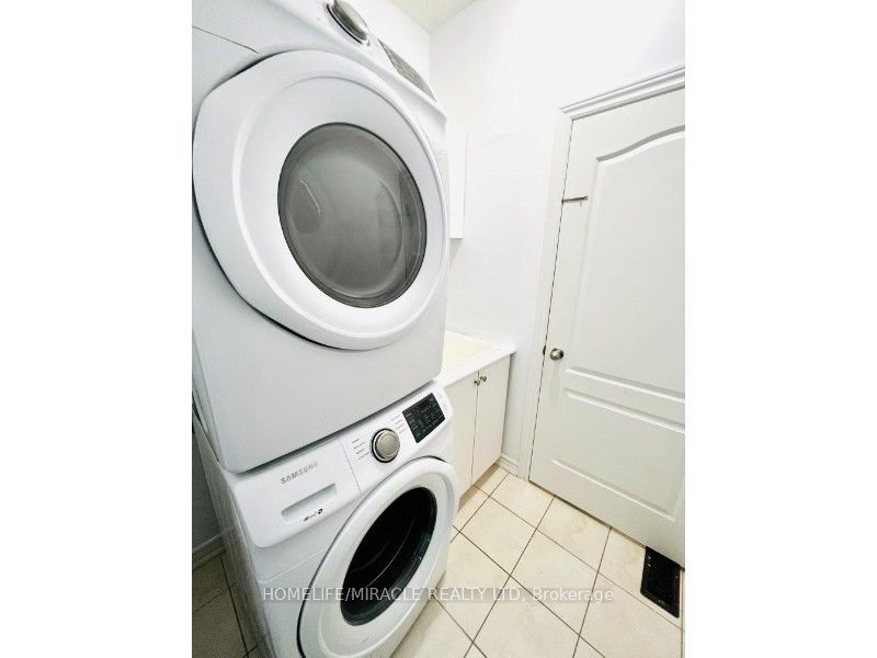 39 Bering Rd, #Main