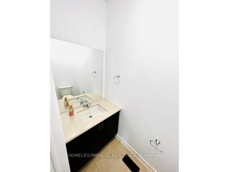 39 Bering Rd, #Main