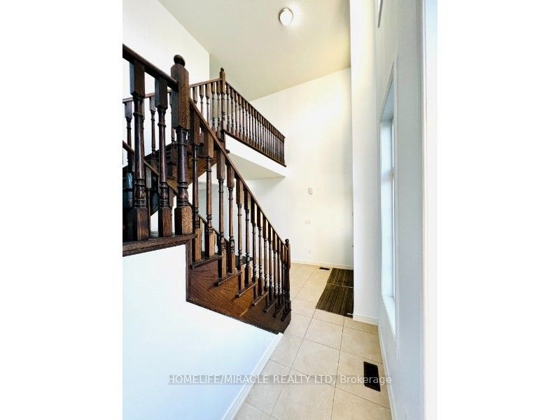 39 Bering Rd, #Main