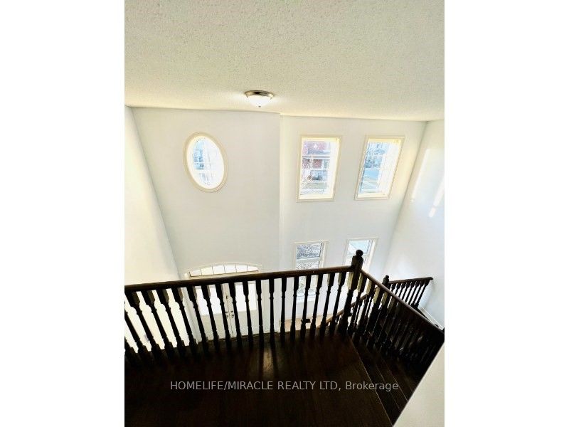 39 Bering Rd, #Main