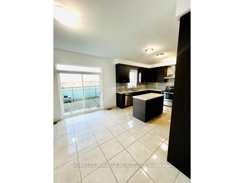 39 Bering Rd, #Main