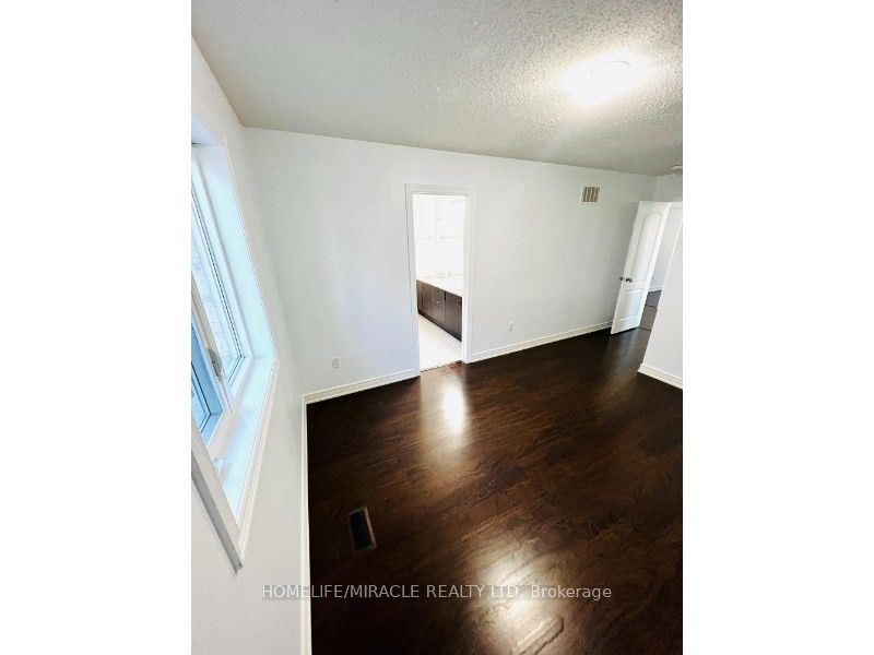 39 Bering Rd, #Main