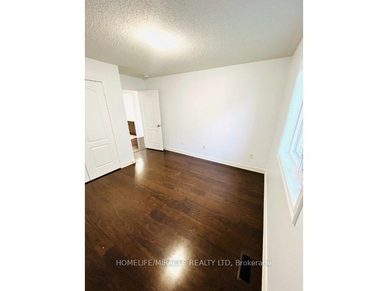 39 Bering Rd, #Main