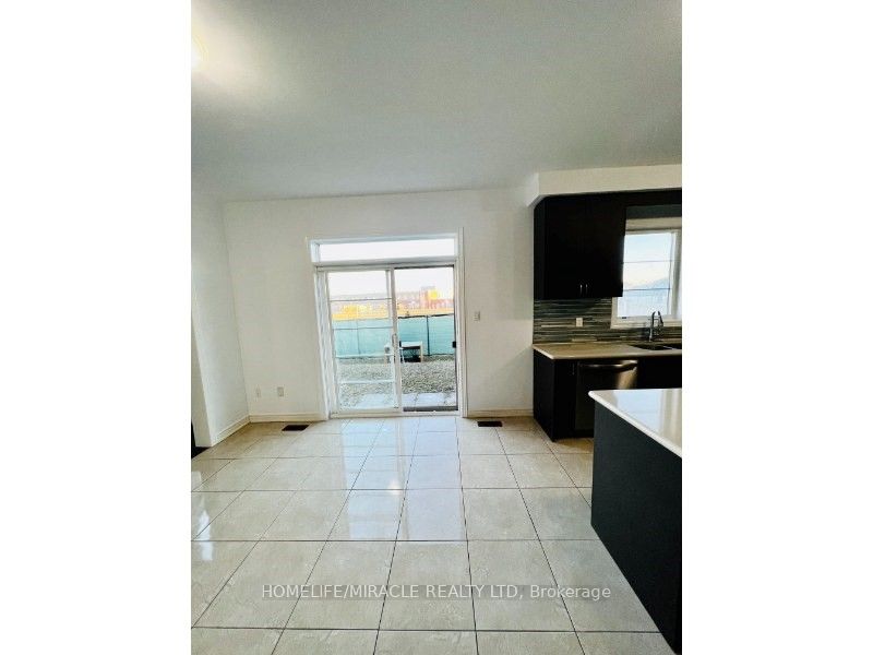 39 Bering Rd, #Main