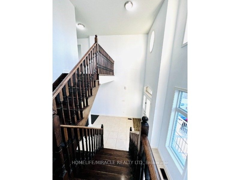 39 Bering Rd, #Main