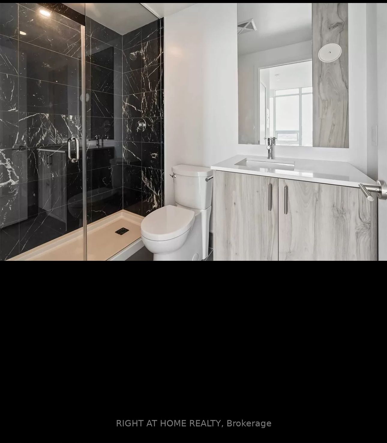 180 Veterans Dr, #806