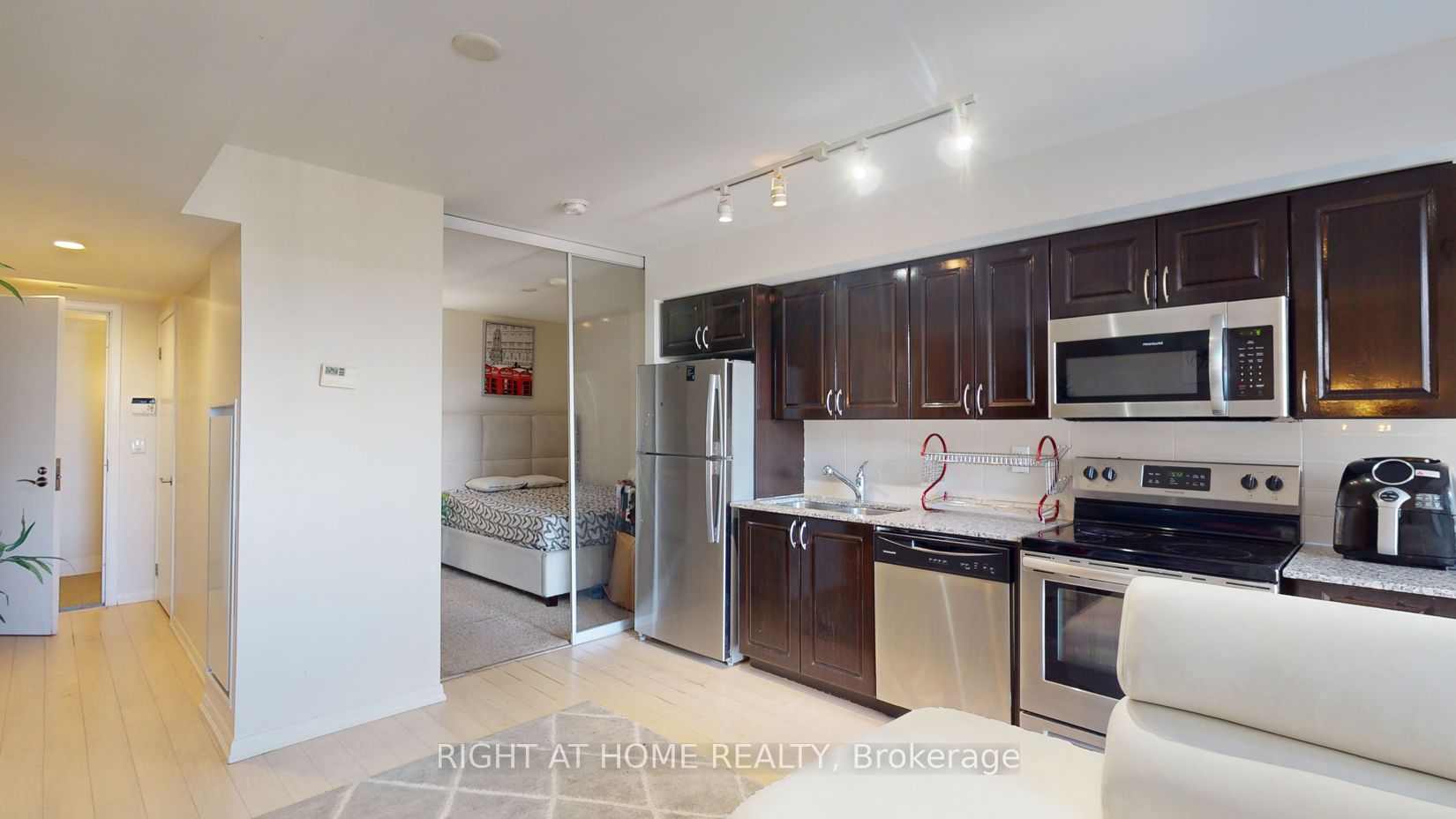 3091 Dufferin St, ##515