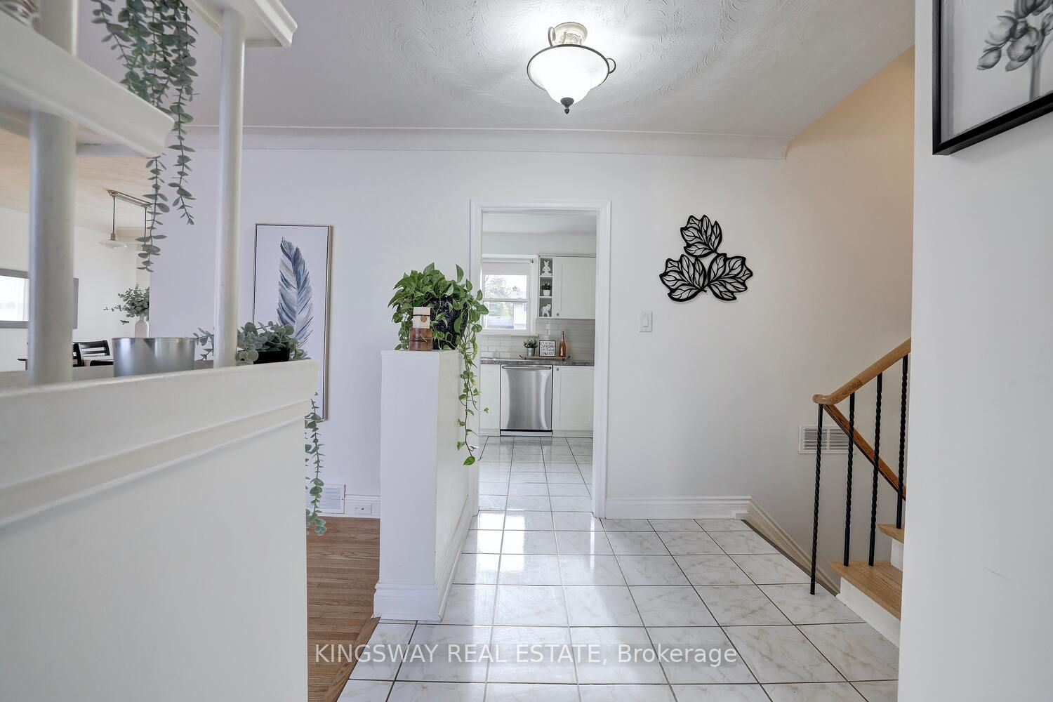 562 Arlington Blvd