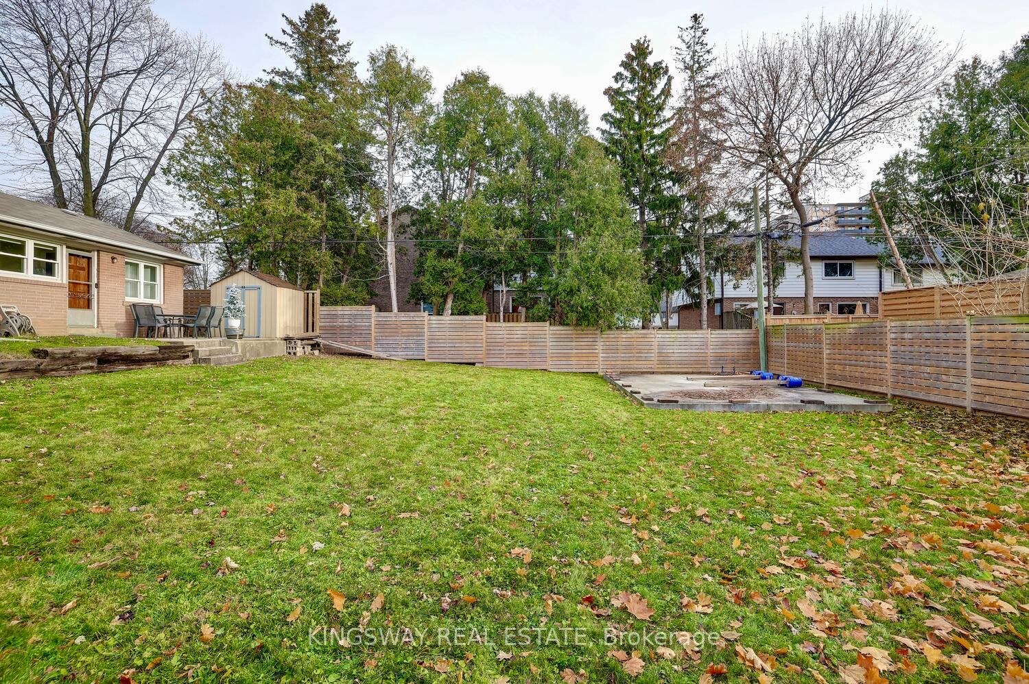562 Arlington Blvd