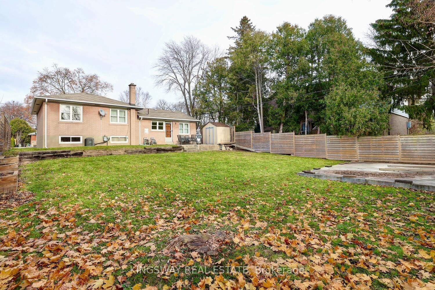 562 Arlington Blvd