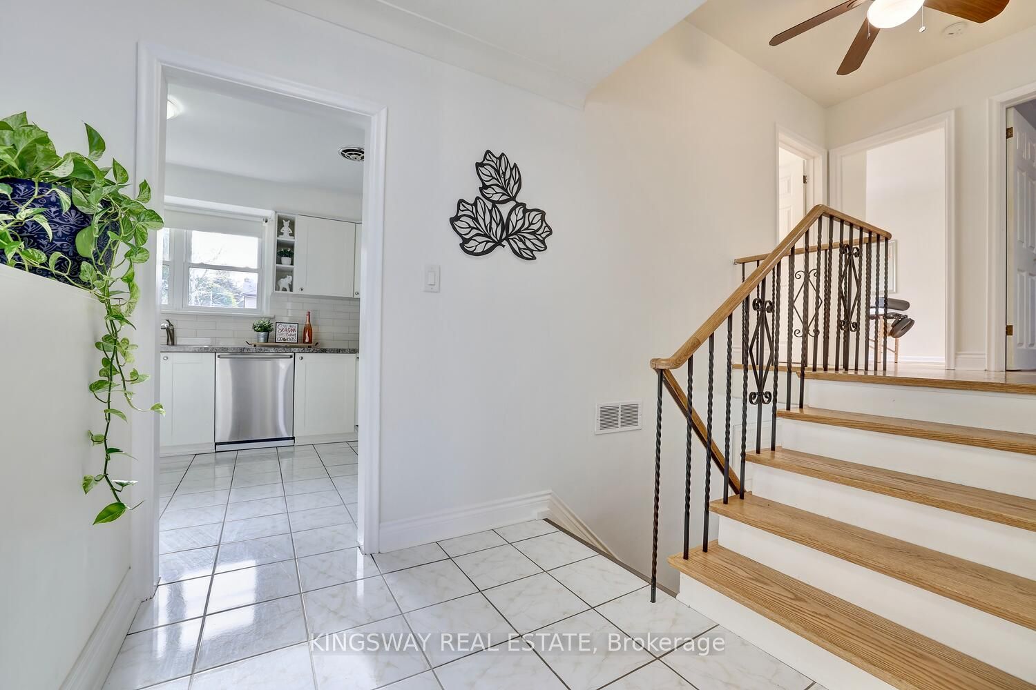 562 Arlington Blvd