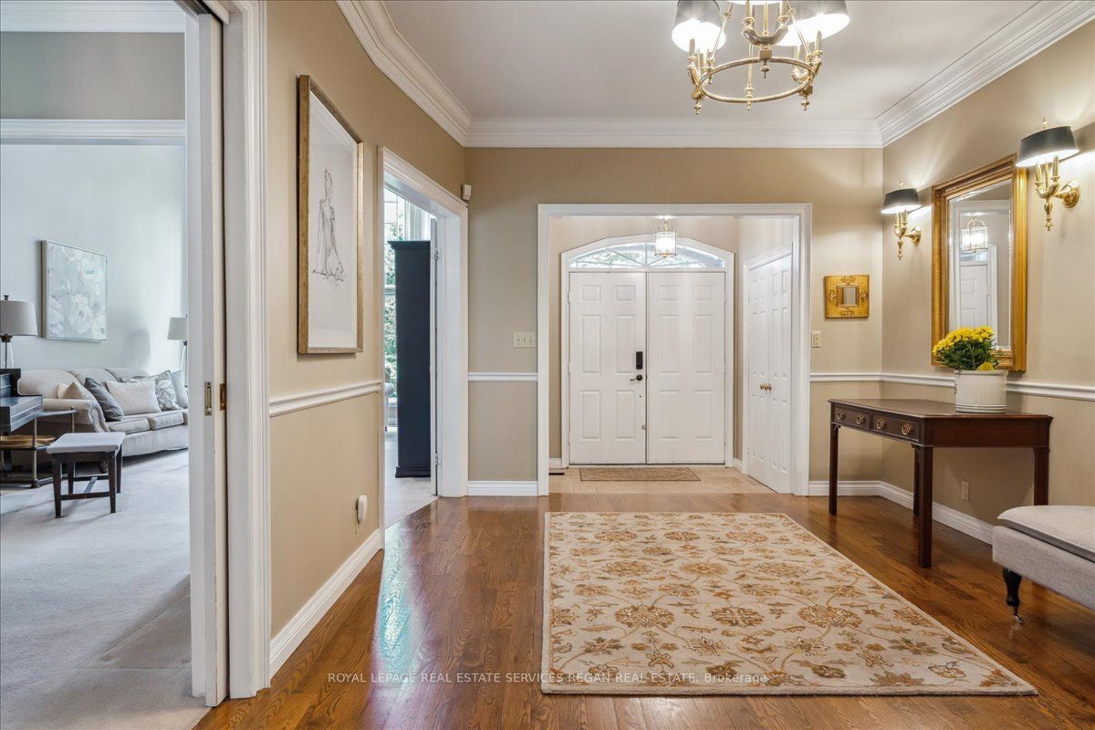 1935 Calgary Court