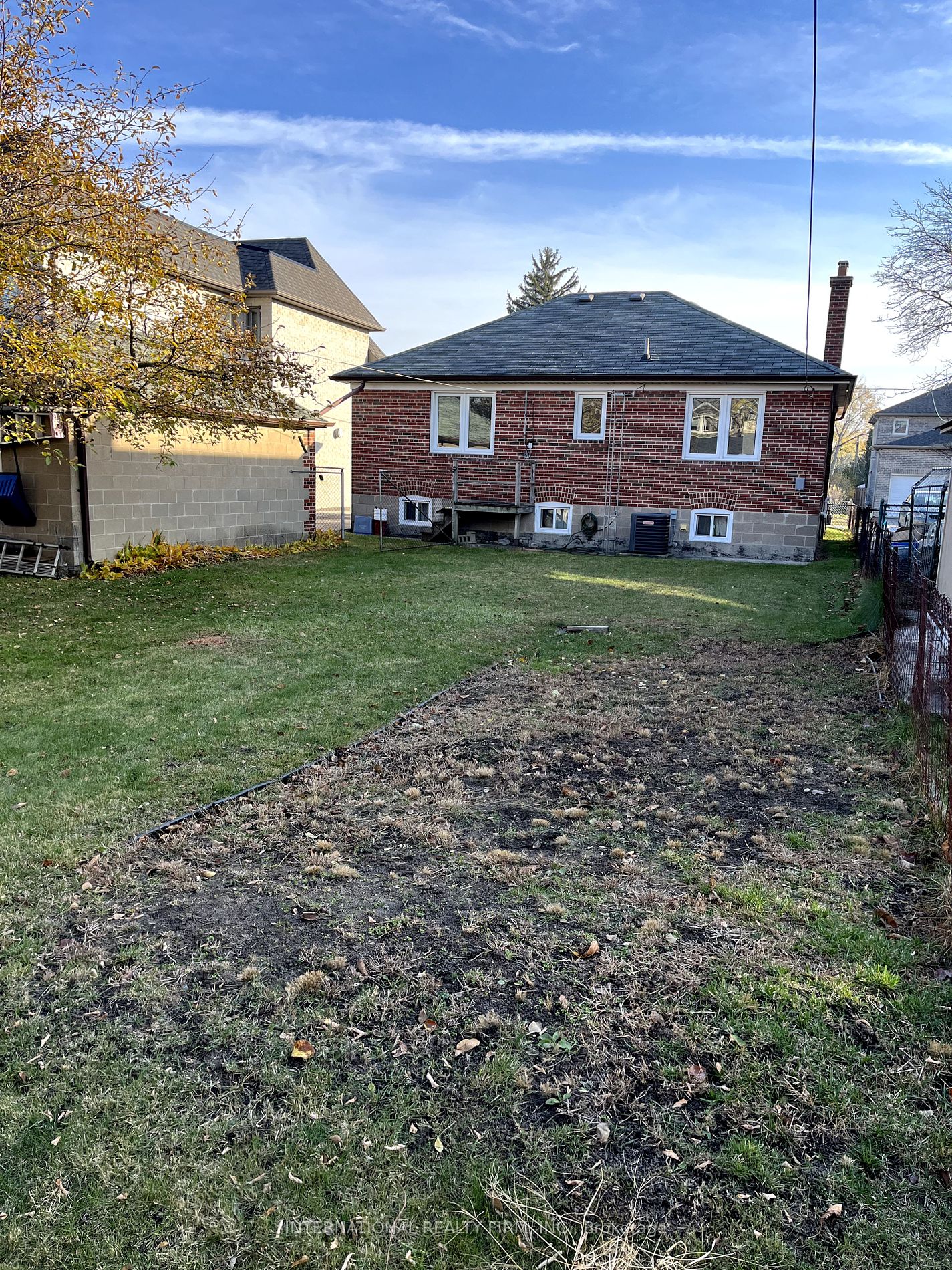 52 Albright Ave