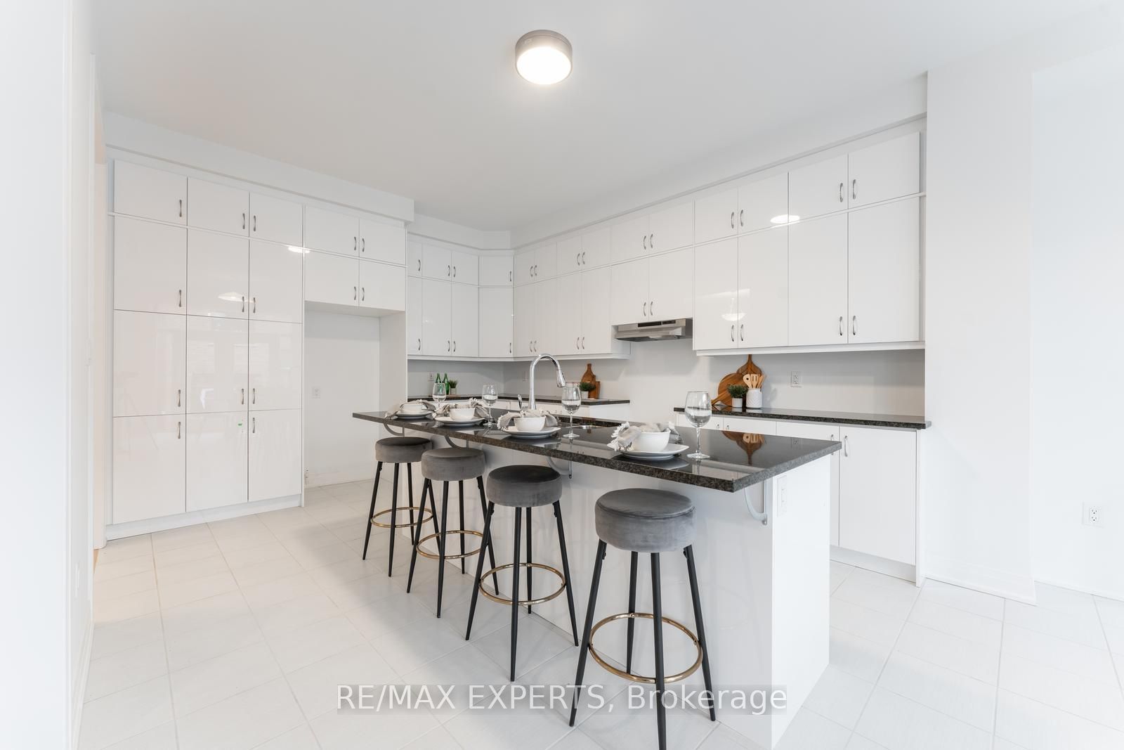 3362 Harasym Trail