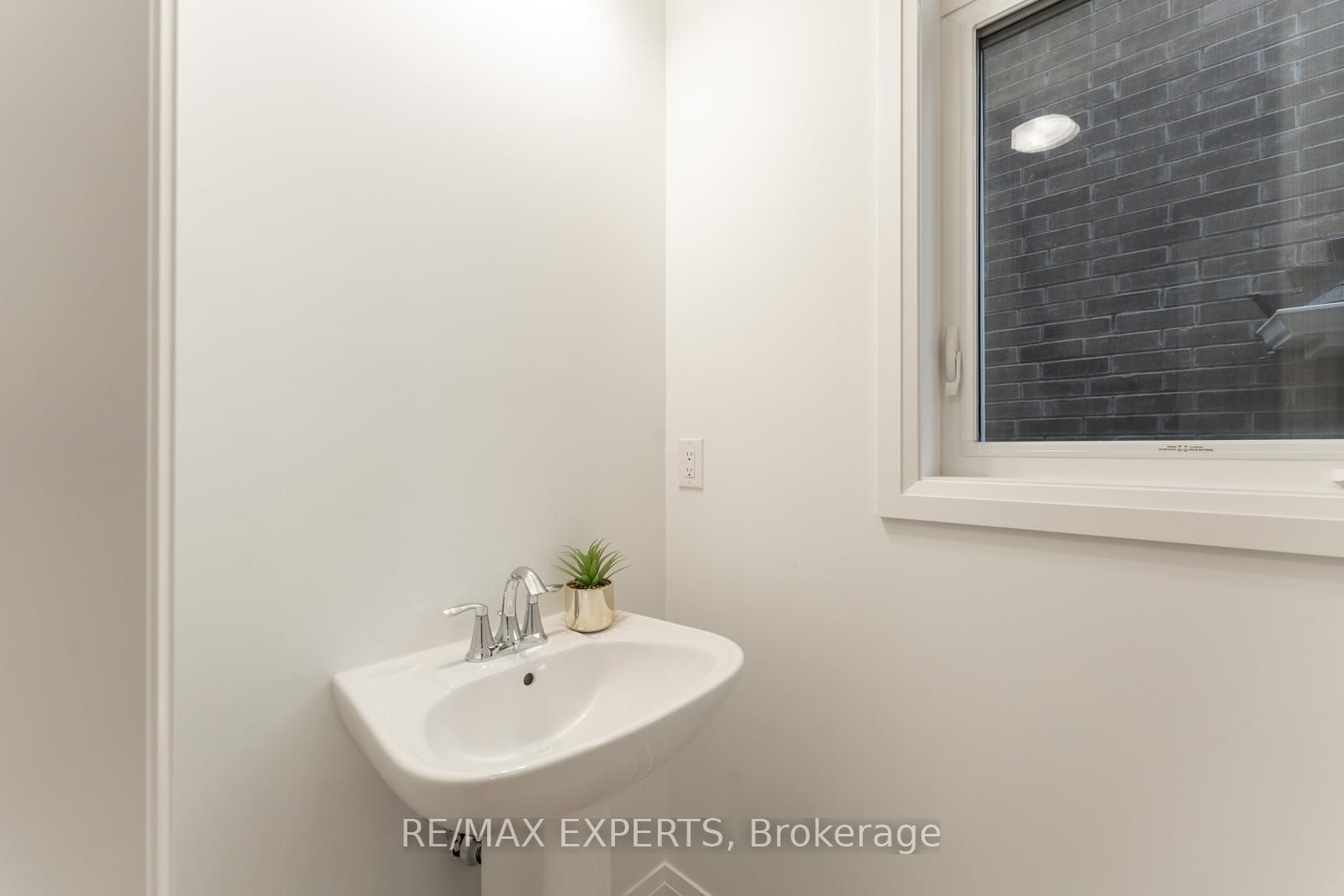 3362 Harasym Trail