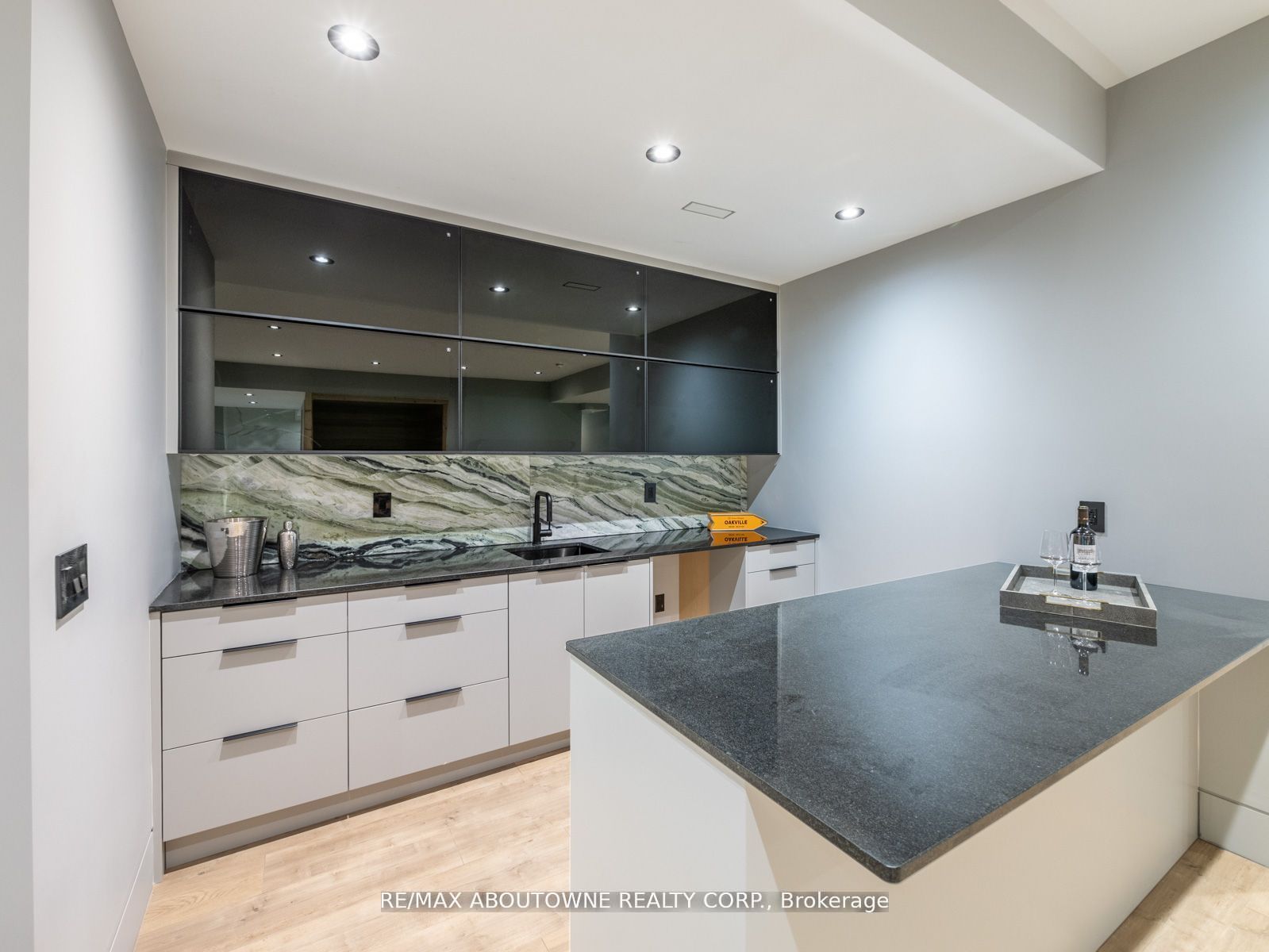 1477 Duncan Road