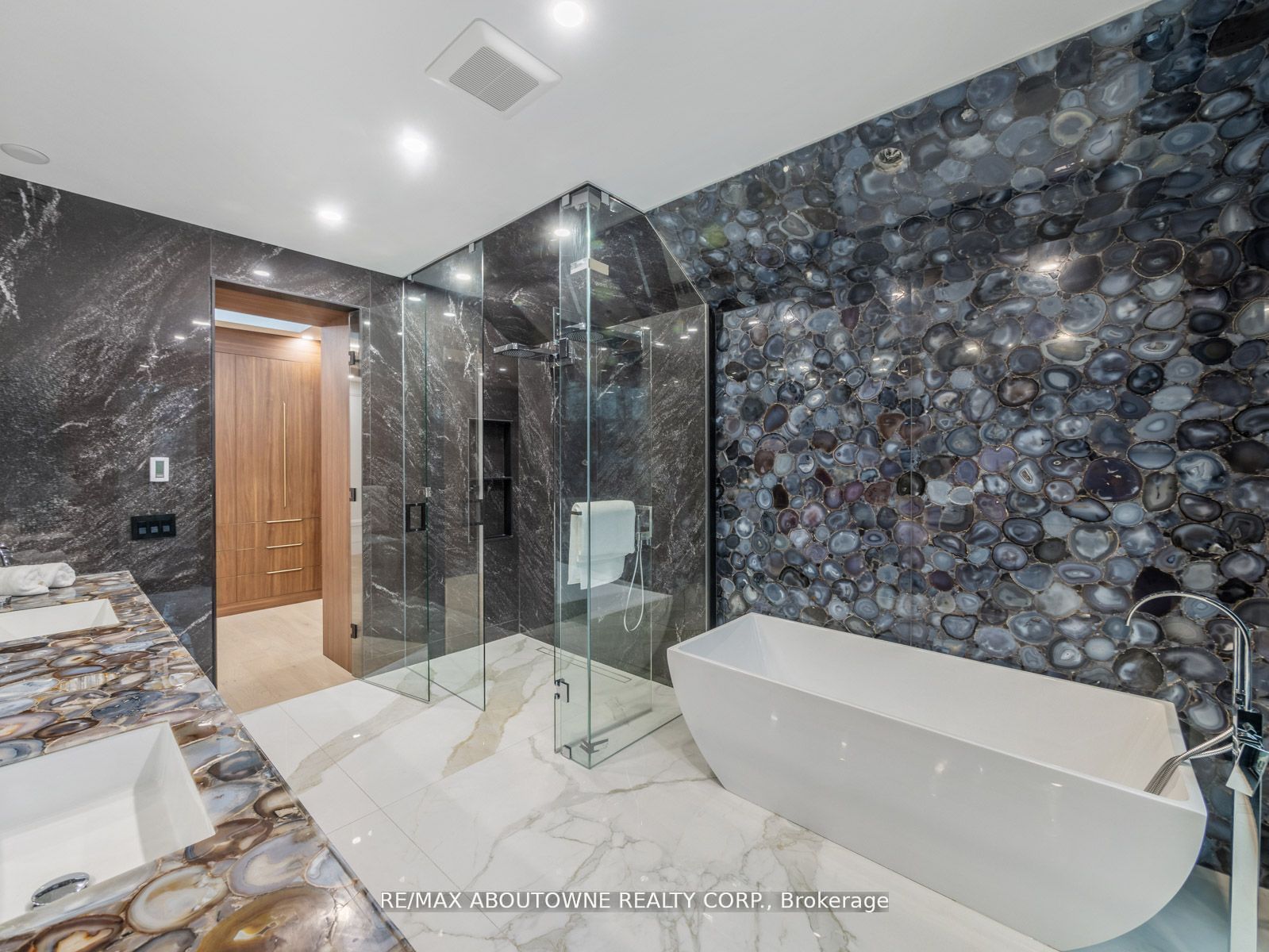 1477 Duncan Road