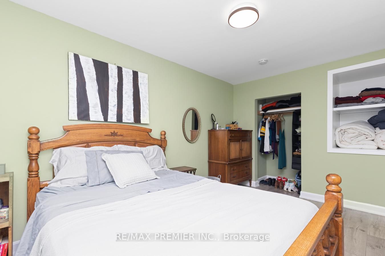 2565 Padstow Cres