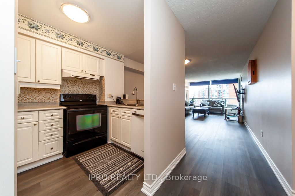 1276 Maple Crossing Blvd, #607