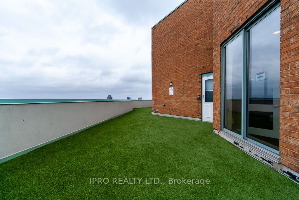 1276 Maple Crossing Blvd, #607