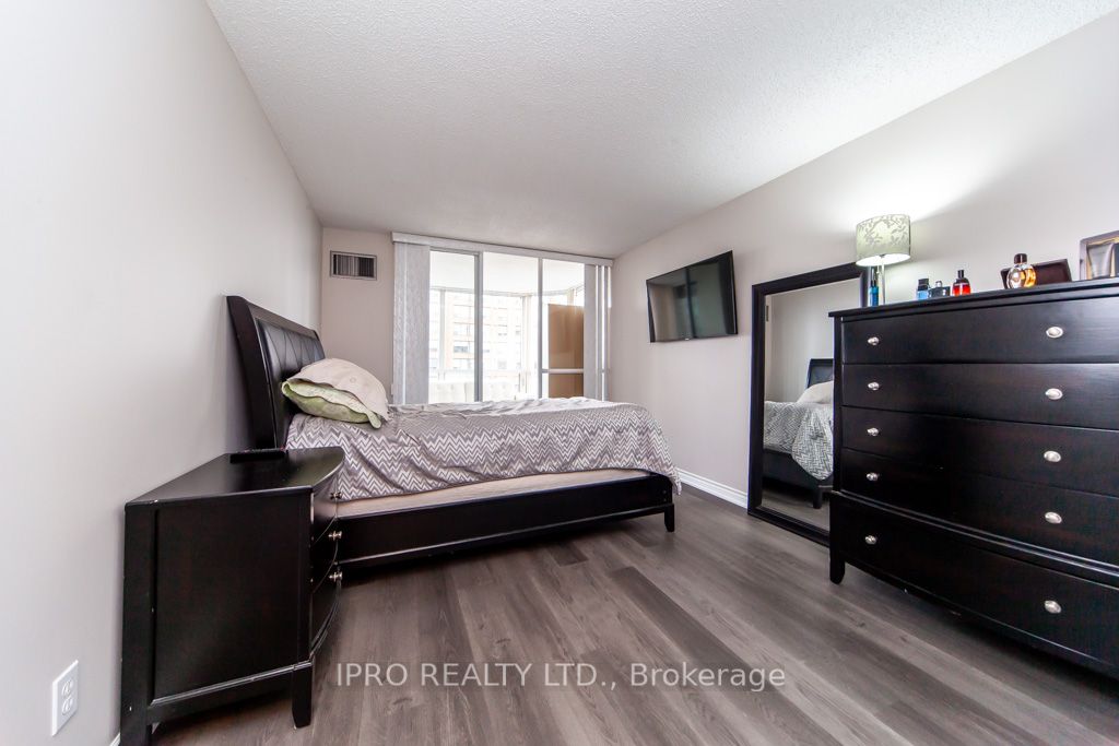 1276 Maple Crossing Blvd, #607