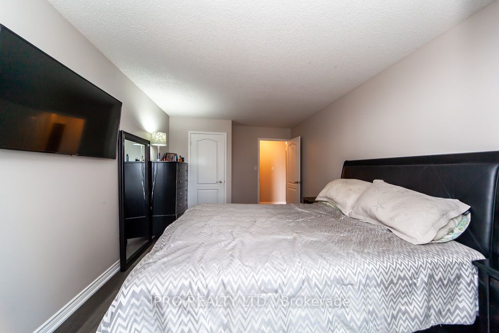 1276 Maple Crossing Blvd, #607