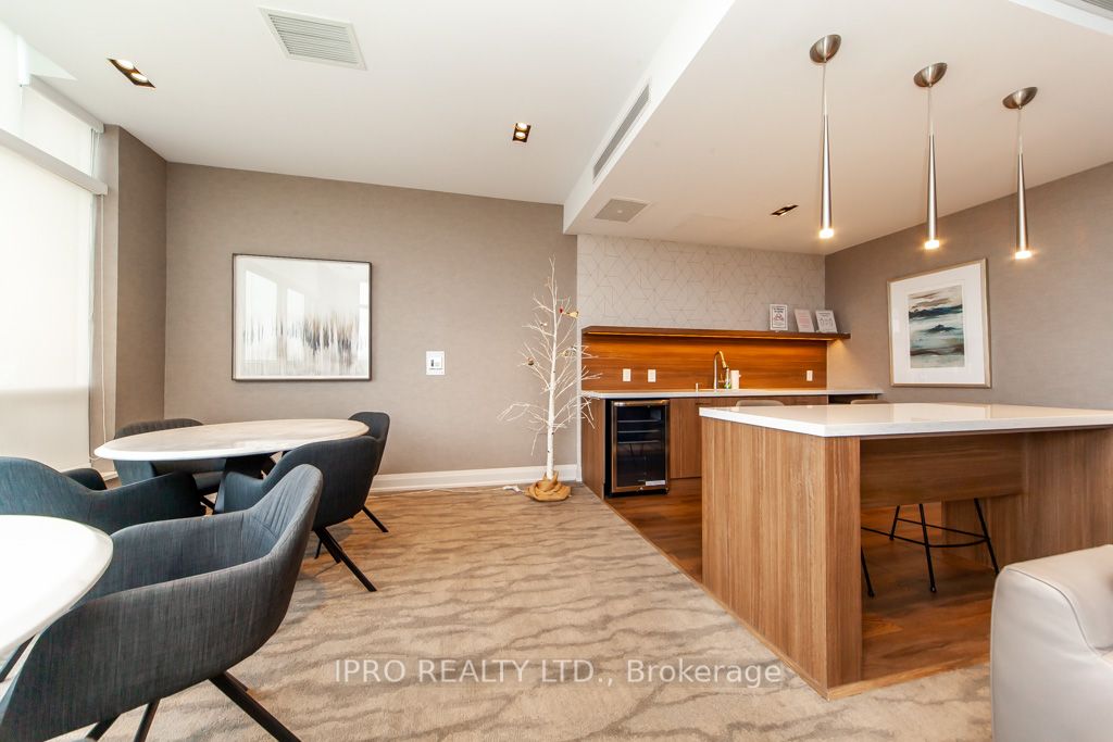 1276 Maple Crossing Blvd, #607