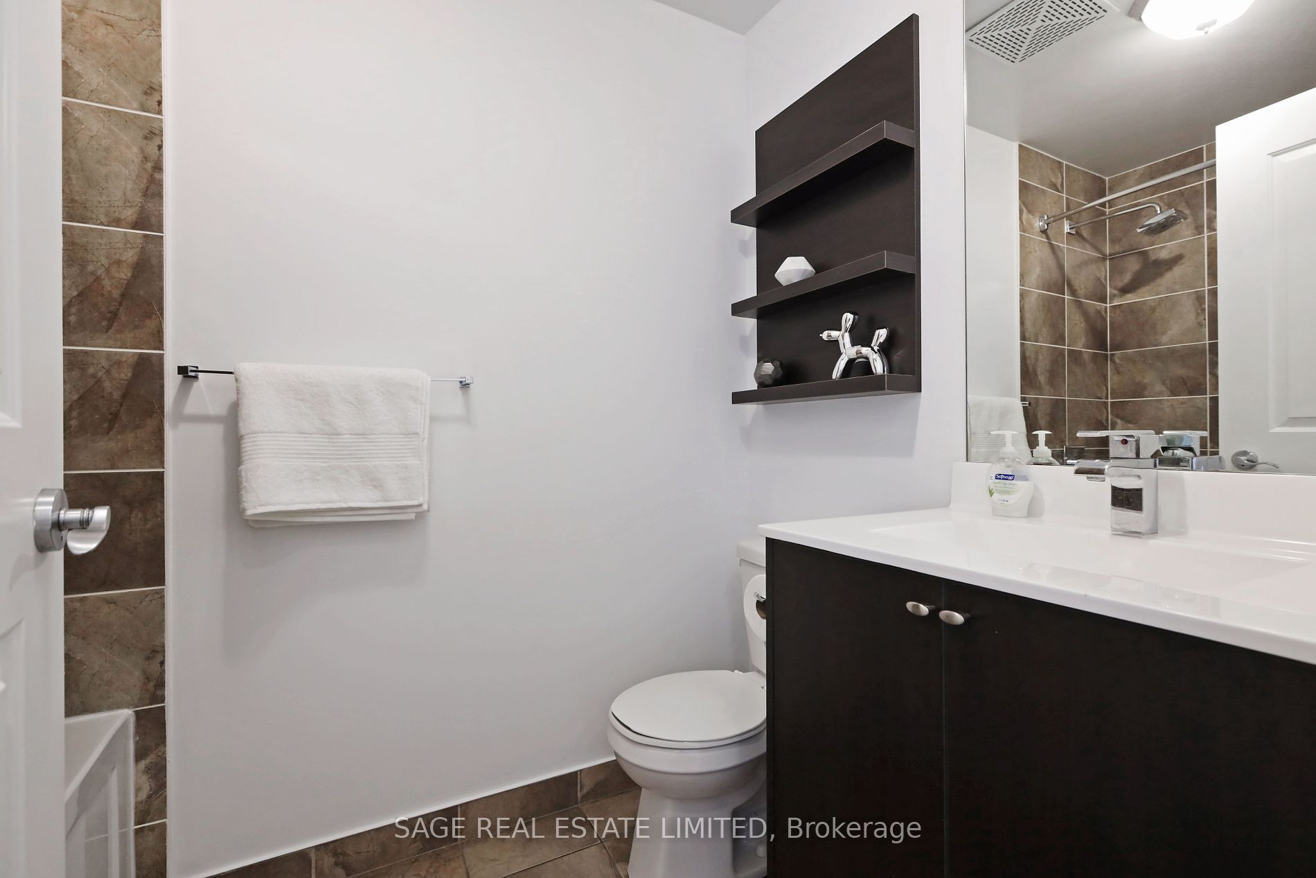 16 Brookers Lane, #409