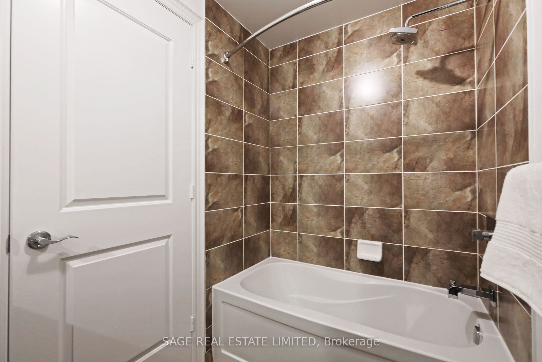 16 Brookers Lane, #409