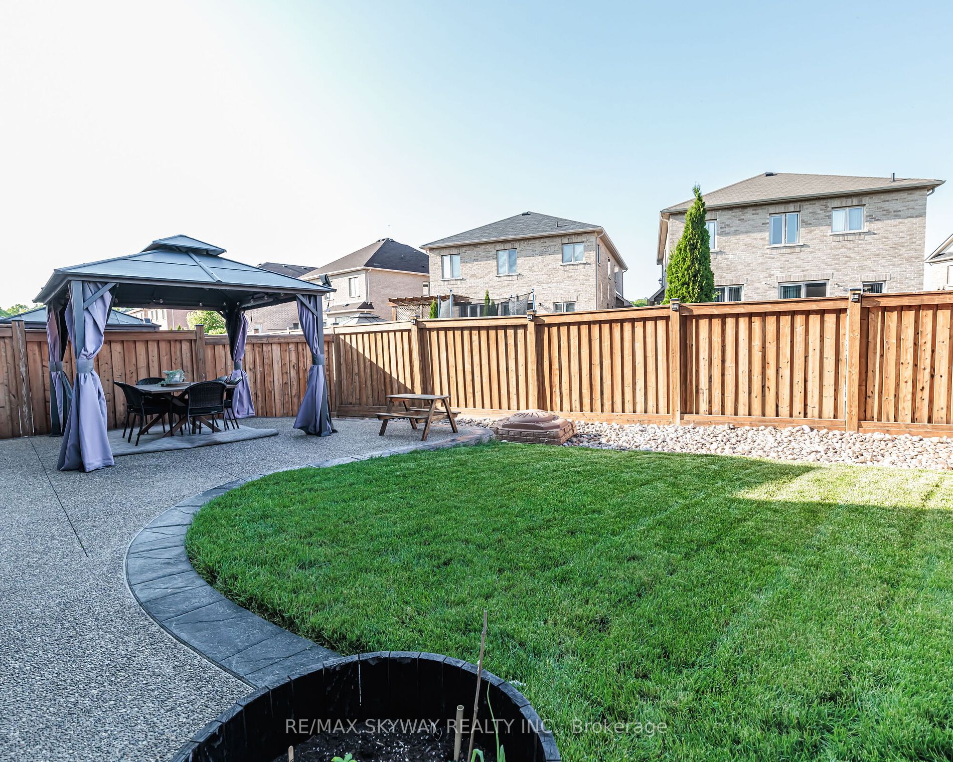 63 Blackberry Valley Crescent