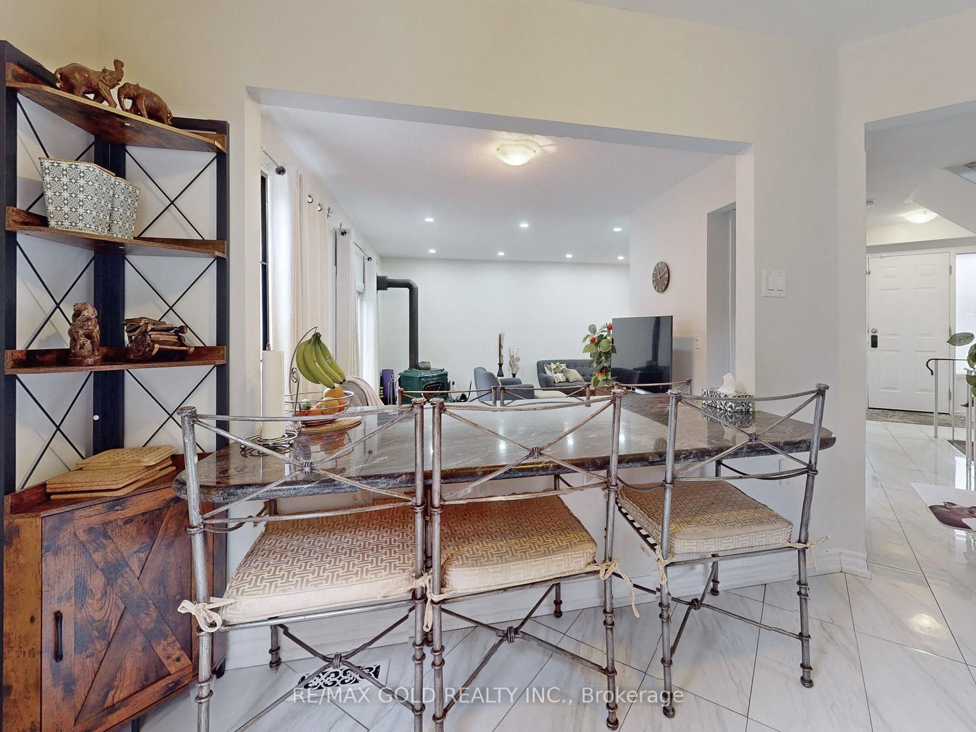 30 Longbourne Cres