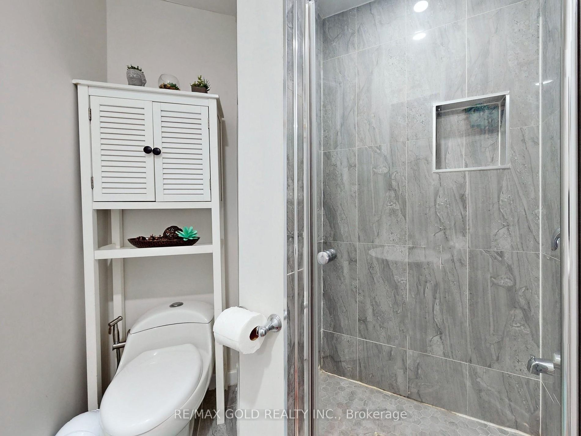30 Longbourne Cres