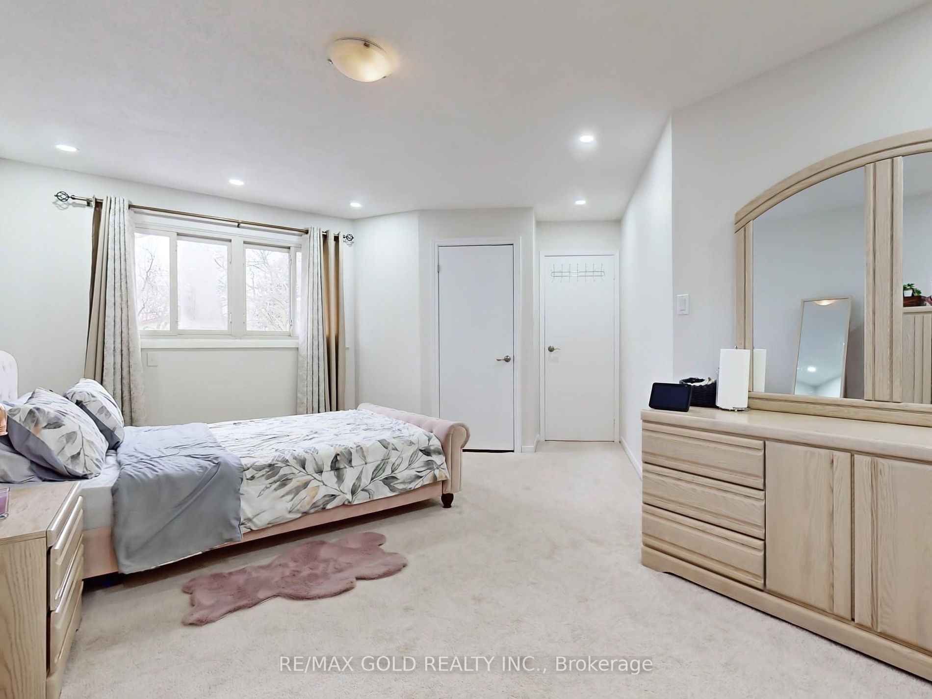 30 Longbourne Cres