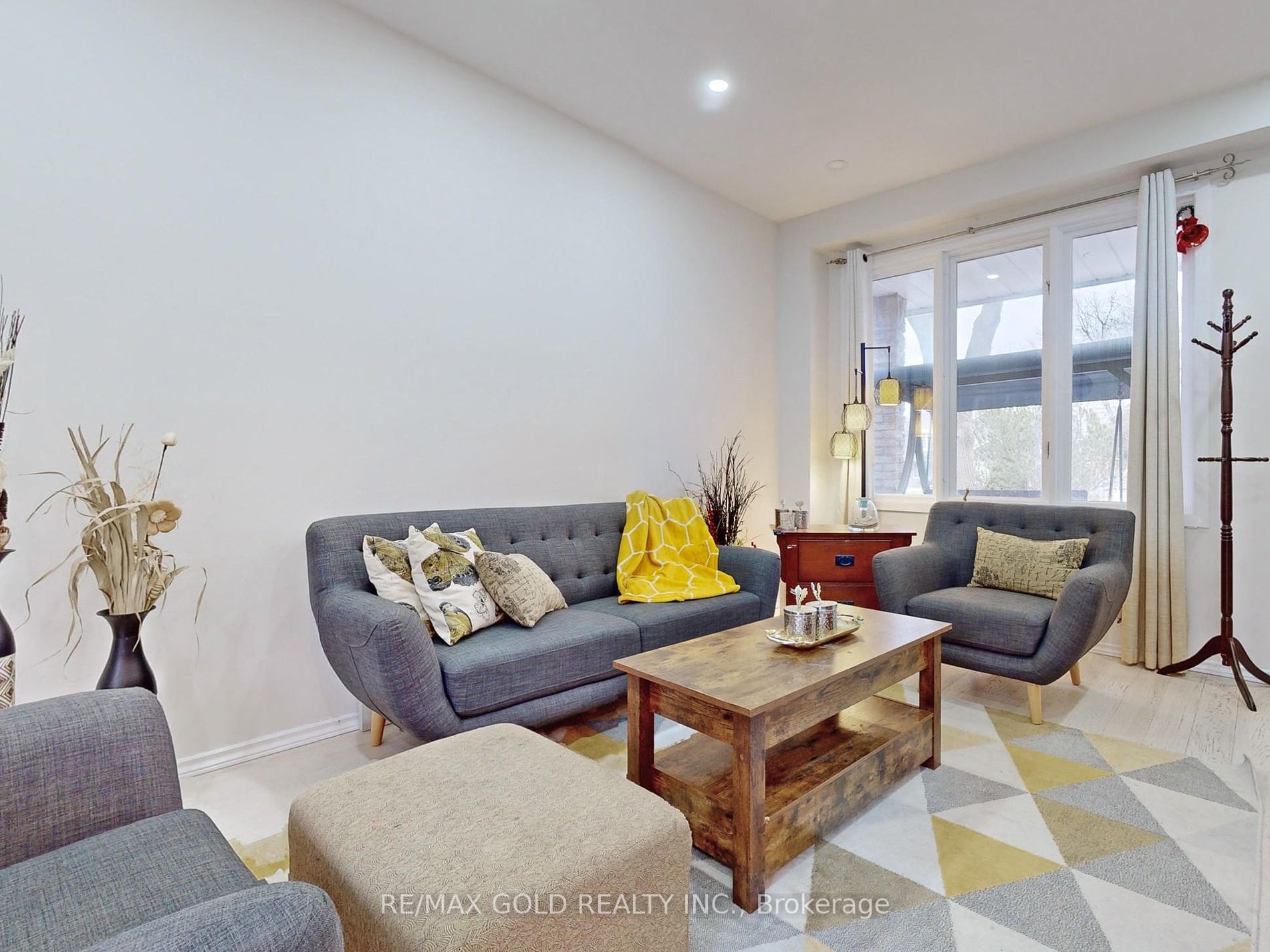 30 Longbourne Cres