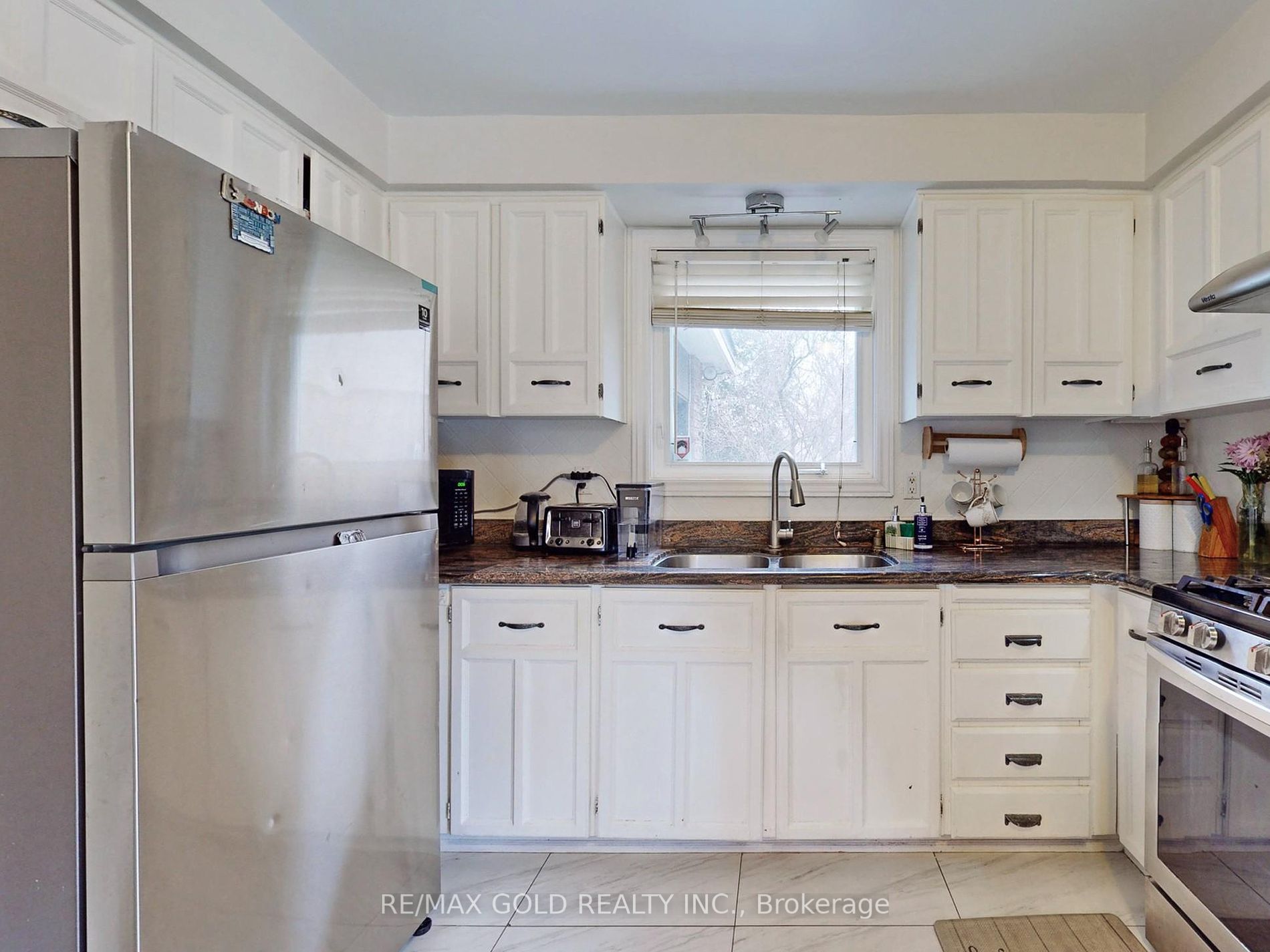 30 Longbourne Cres
