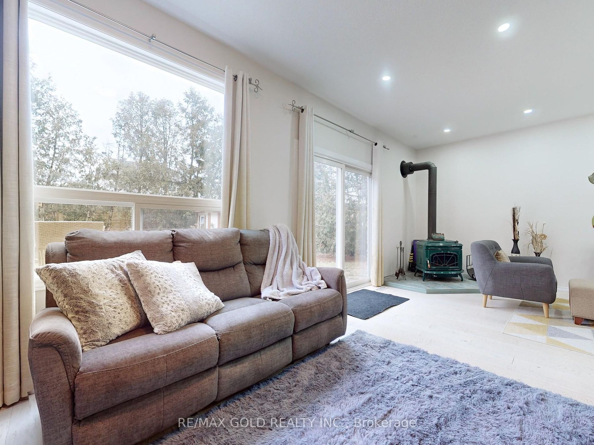 30 Longbourne Cres