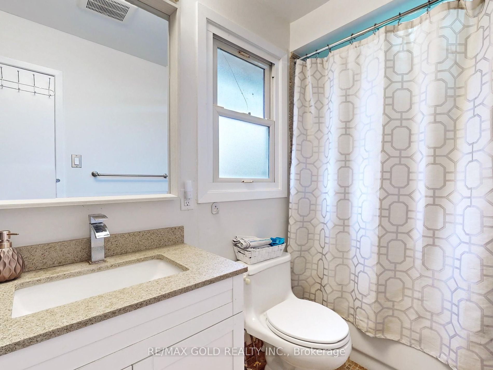 30 Longbourne Cres