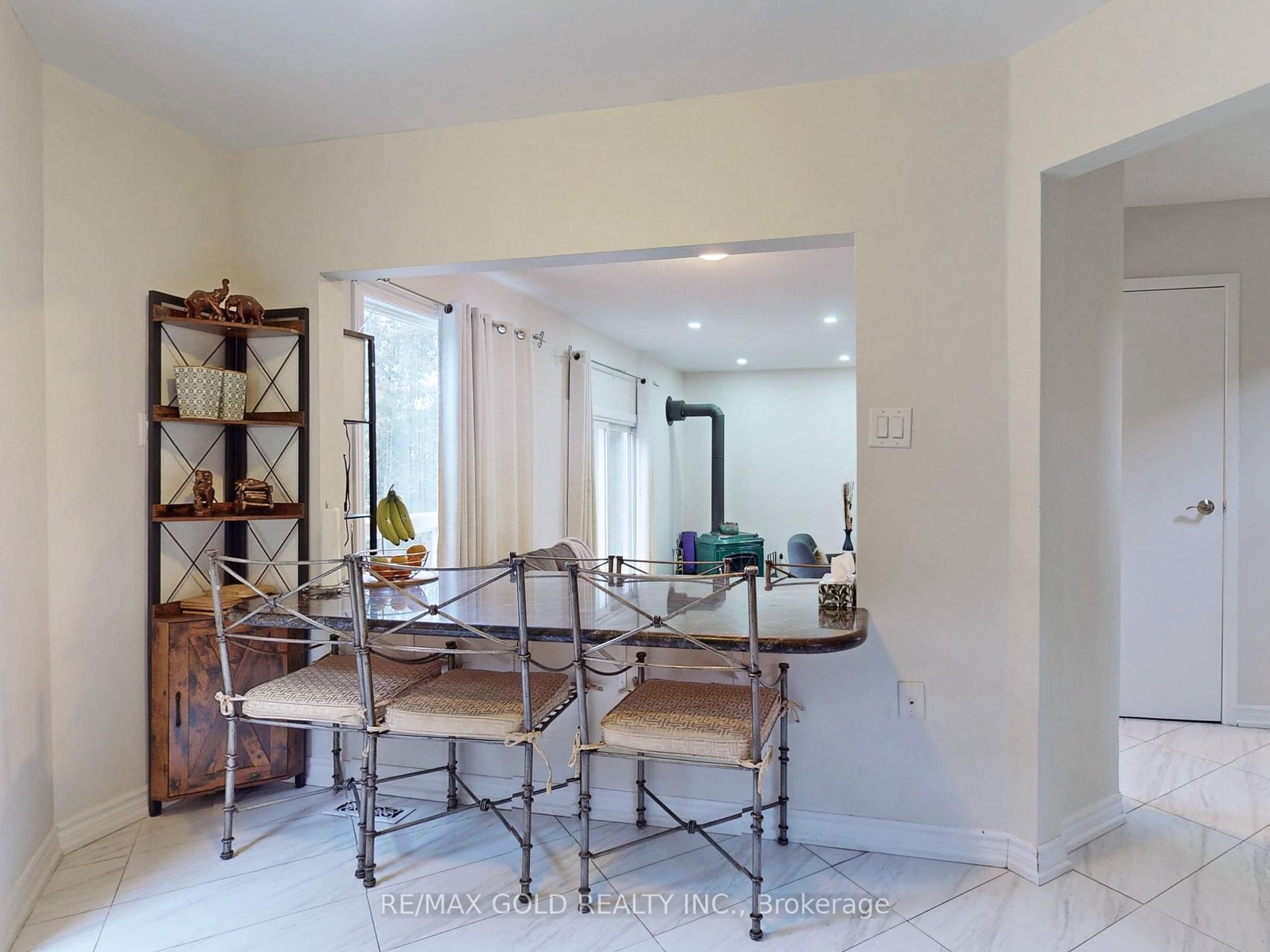 30 Longbourne Cres